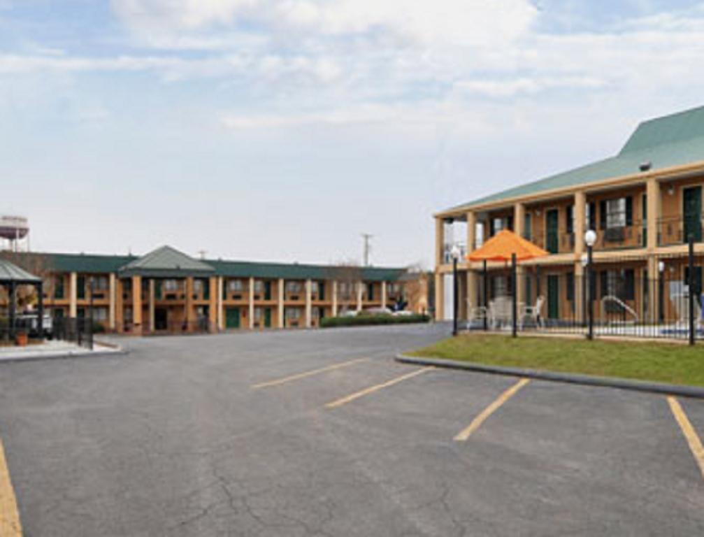 Travelodge By Wyndham Natchitoches Exterior photo